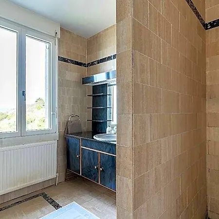 מלון The Benervilloise With Its Feet In The Water 3*